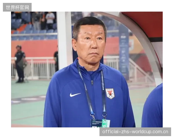 双核身后的中场拦截能力，是高位防线的重要保障。